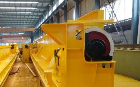 桥式樱桃视频色版机小车跑偏的缘故和解决方案(桥式樱桃视频色版机故障问题)