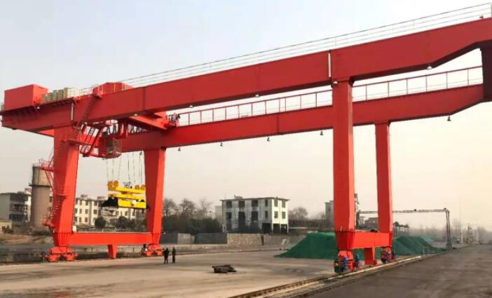 下路轨式集装箱门式樱桃视频色版机和履带式吊装的区别 下路轨式集装箱门式樱桃视频色版机和履带式吊装的区别